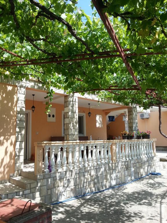 Djonovic Apartments Bar Exterior photo